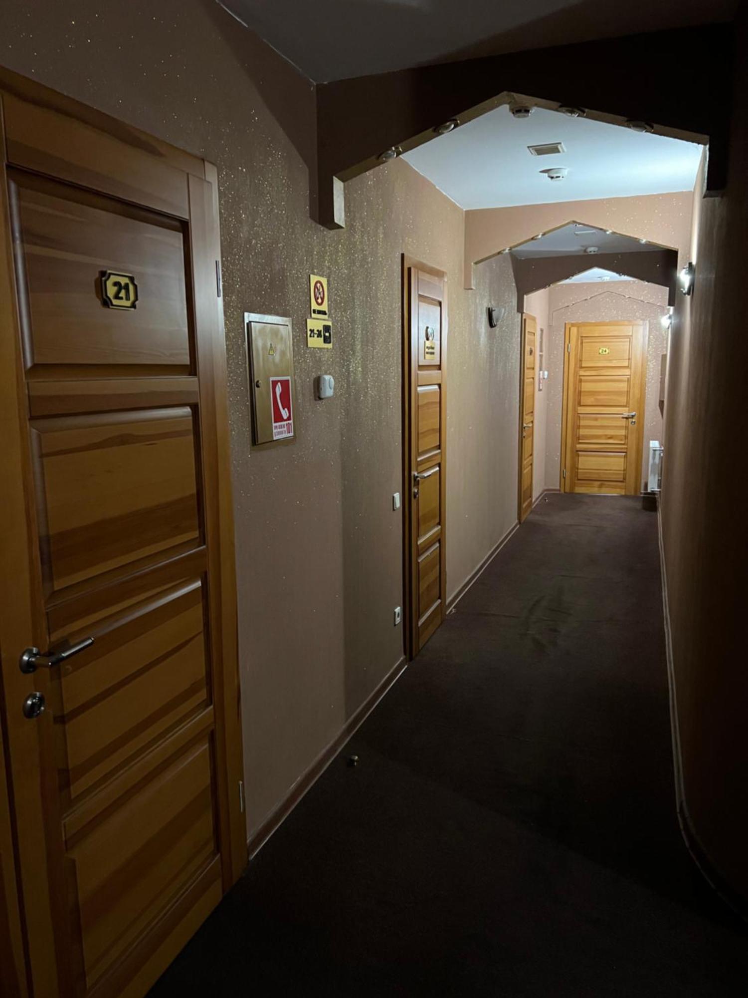 Готельно-Ресторанний Комплекс Б-52 Sofiivska Borshchahivka エクステリア 写真
